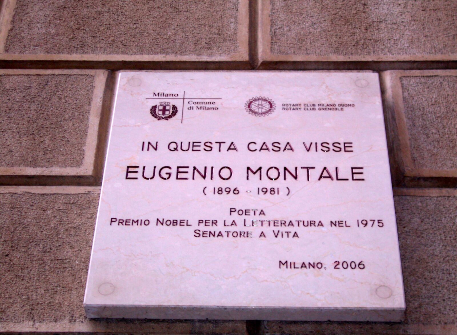 Bike tour bicicletta milano pedalata letteraria targa eugenio montale